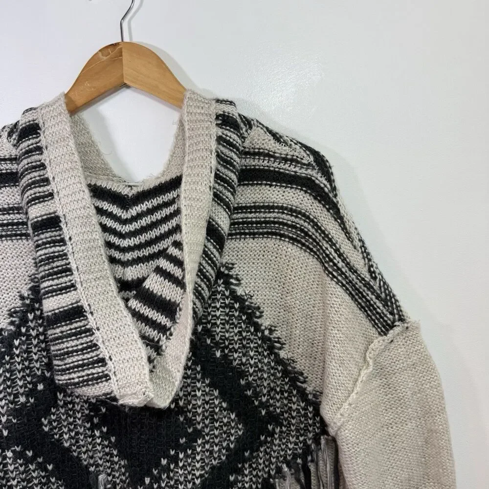 AQUA Chunky Knit Hoodie Sweater L Exposed Seams Casual Ivory Blacks Fringe $88